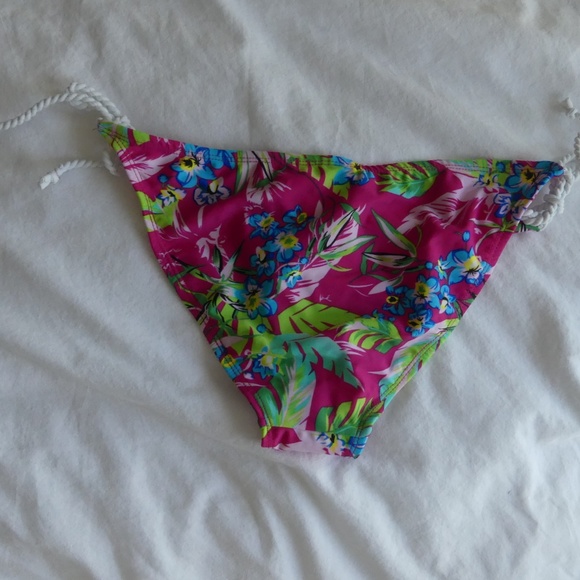 Tropical Print Bikini - SPRING BREAK! - Picture 8 of 8